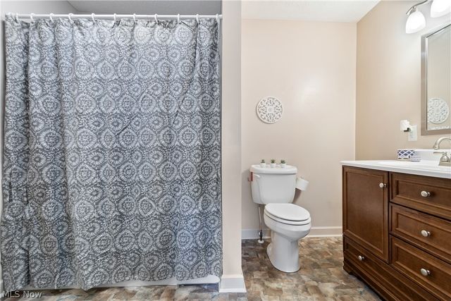 206 Bachtel Street SE, North Canton, OH 44720