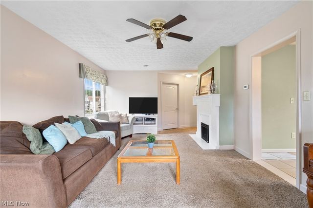 206 Bachtel Street SE, North Canton, OH 44720