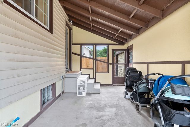 206 Bachtel Street SE, North Canton, OH 44720
