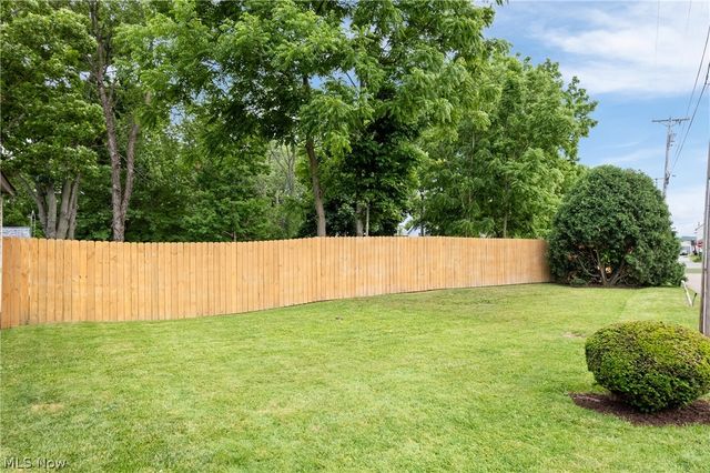 206 Bachtel Street SE, North Canton, OH 44720
