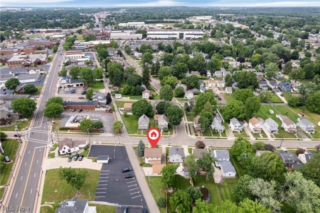 206 Bachtel Street SE, North Canton, OH 44720