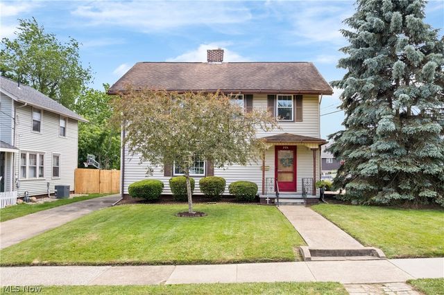 206 Bachtel Street SE, North Canton, OH 44720