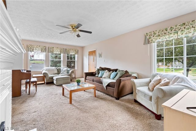 206 Bachtel Street SE, North Canton, OH 44720
