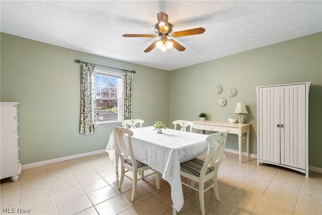 206 Bachtel Street SE, North Canton, OH 44720