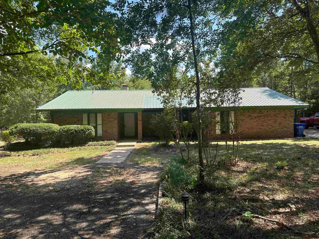 105 N Highway 59, Linden, TX 75563