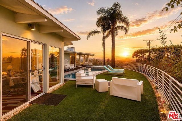8411 Hollywood Boulevard, West Hollywood, CA 90069