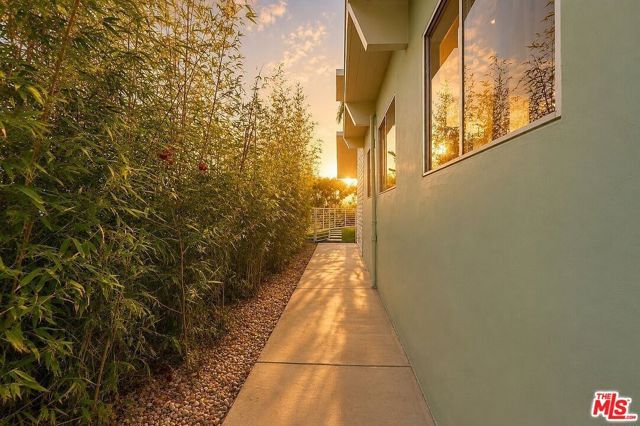 8411 Hollywood Boulevard, West Hollywood, CA 90069