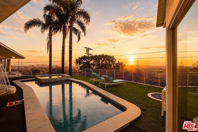 8411 Hollywood Boulevard, West Hollywood, CA 90069