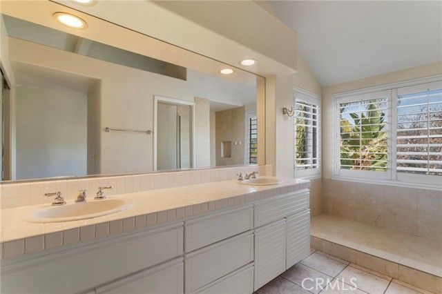 251 Encantado, Rancho Santa Margarita, CA 92688