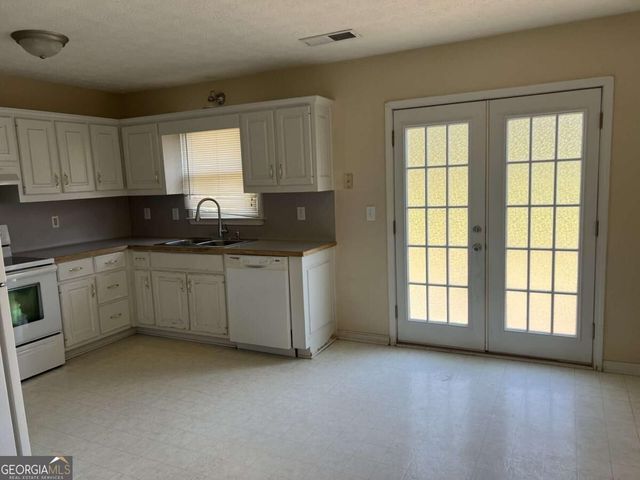 70 Dove Point Circle, Covington, GA 30016