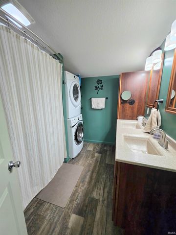 7586 Lincoln Highway, Plymouth, IN 46563