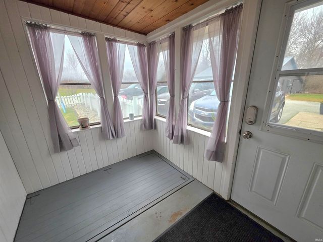 7586 Lincoln Highway, Plymouth, IN 46563