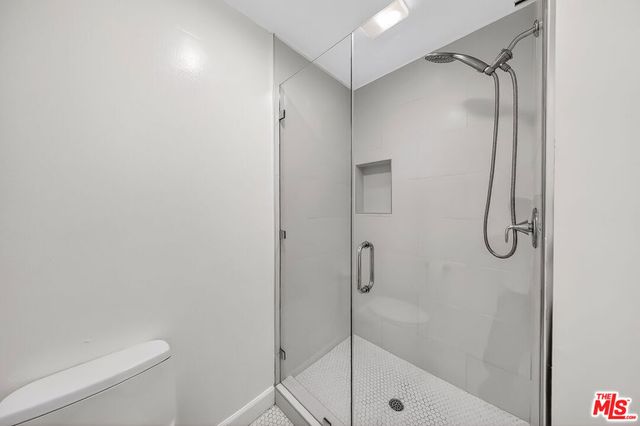 2700 Cahuenga Boulevard 4220, Los Angeles, CA 90068