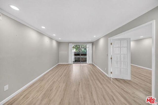 2700 Cahuenga Boulevard 4220, Los Angeles, CA 90068
