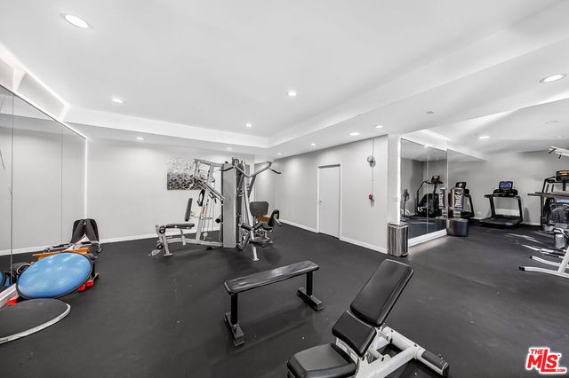 2700 Cahuenga Boulevard 4220, Los Angeles, CA 90068