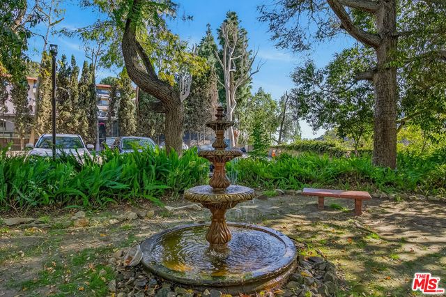 2700 Cahuenga Boulevard 4220, Los Angeles, CA 90068
