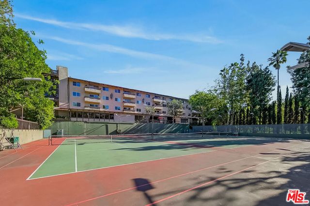 2700 Cahuenga Boulevard 4220, Los Angeles, CA 90068
