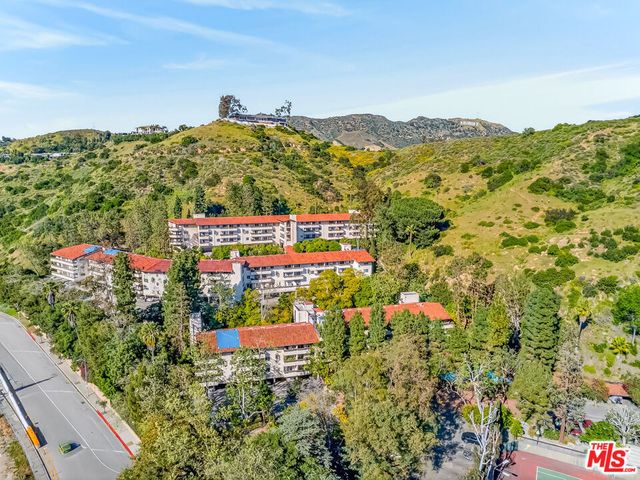 2700 Cahuenga Boulevard 4220, Los Angeles, CA 90068