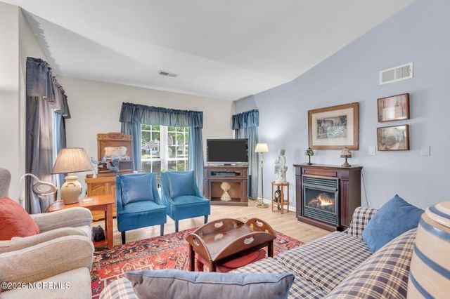 937A Liverpool Circle, Manchester, NJ 08759