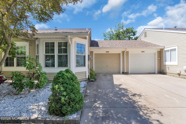 937A Liverpool Circle, Manchester, NJ 08759