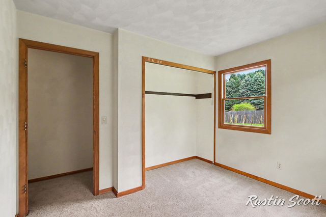 7734 S 8th Street, Kalamazoo, MI 49009