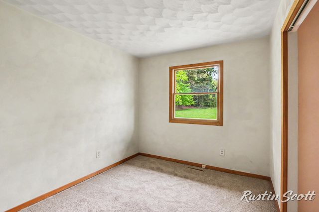 7734 S 8th Street, Kalamazoo, MI 49009