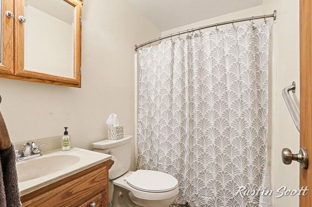 7734 S 8th Street, Kalamazoo, MI 49009