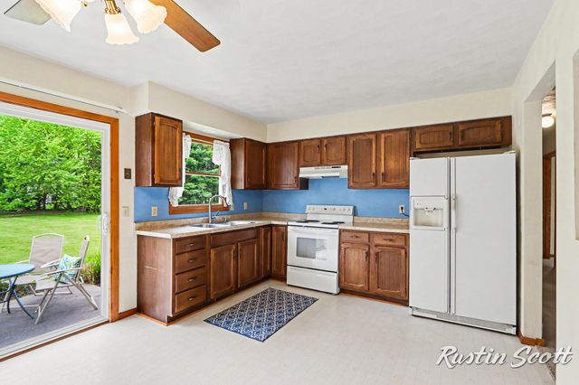 7734 S 8th Street, Kalamazoo, MI 49009