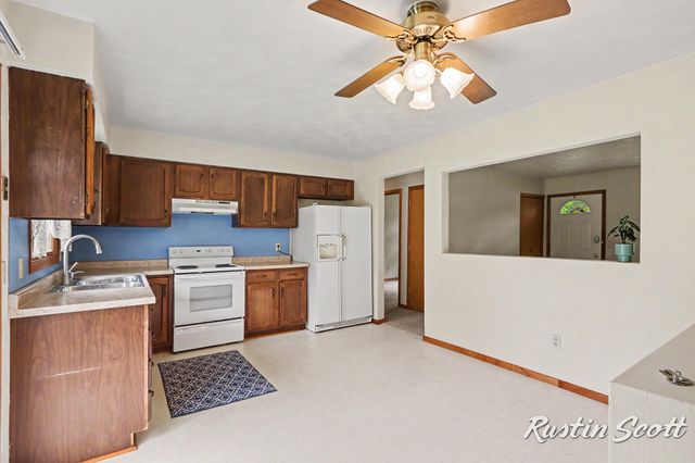7734 S 8th Street, Kalamazoo, MI 49009