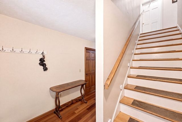 125 Shore Dr, Plymouth, MA 02360