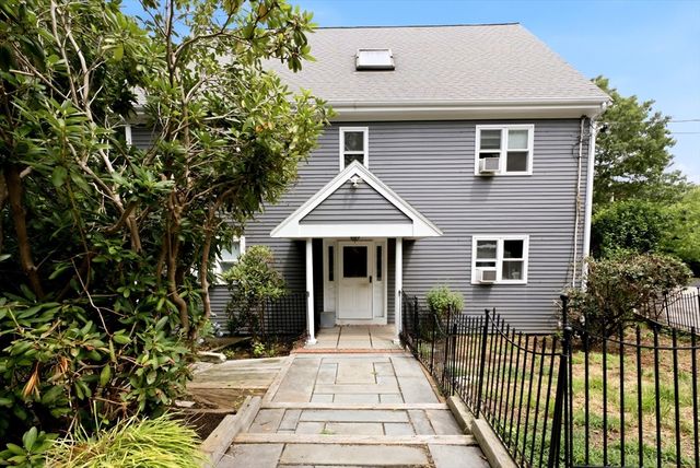 125 Shore Dr, Plymouth, MA 02360