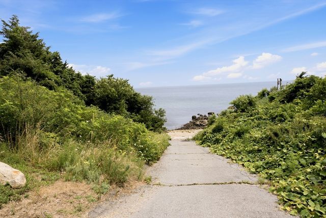 125 Shore Dr, Plymouth, MA 02360