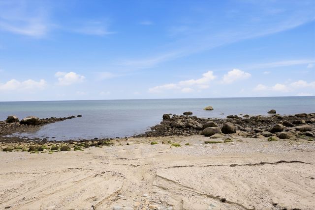 125 Shore Dr, Plymouth, MA 02360