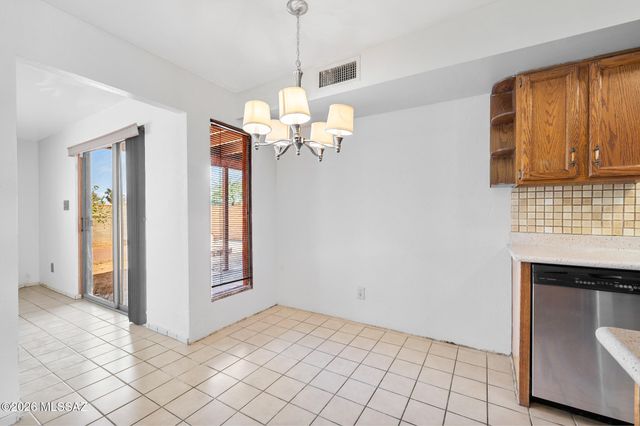 2011 E Bantam Road, Tucson, AZ 85706