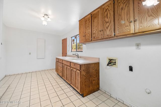 2011 E Bantam Road, Tucson, AZ 85706