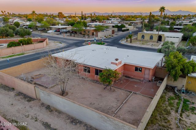 2011 E Bantam Road, Tucson, AZ 85706