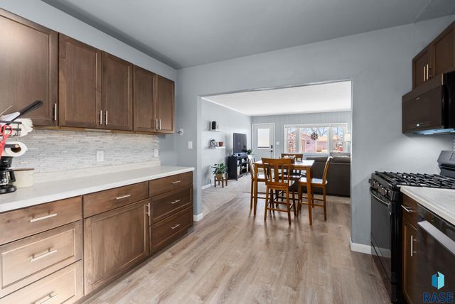 915 S Sherman Ave Avenue, Sioux Falls, SD 57104