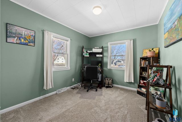 915 S Sherman Ave Avenue, Sioux Falls, SD 57104