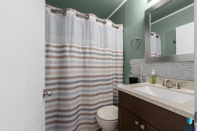 915 S Sherman Ave Avenue, Sioux Falls, SD 57104