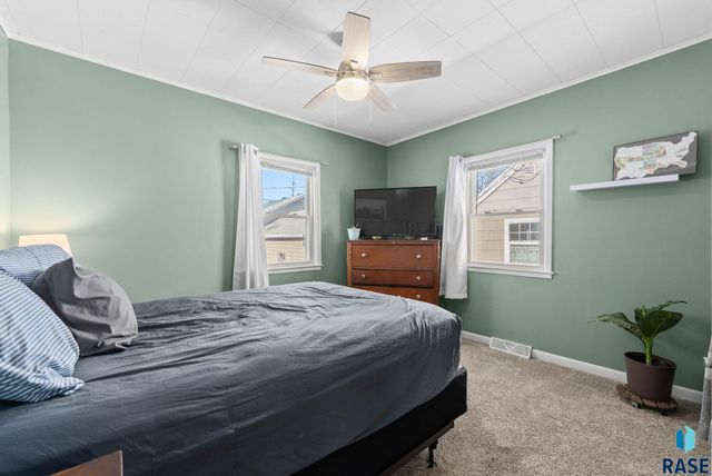 915 S Sherman Ave Avenue, Sioux Falls, SD 57104