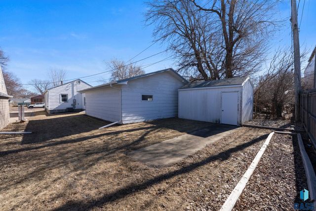 915 S Sherman Ave Avenue, Sioux Falls, SD 57104