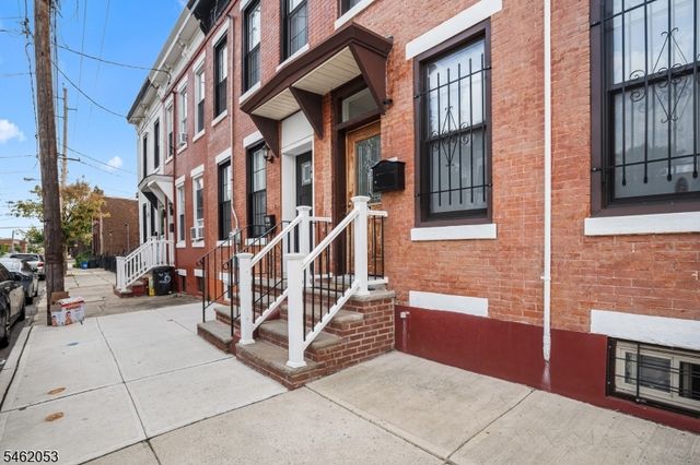 37 Emmet St, Newark City, NJ 07114
