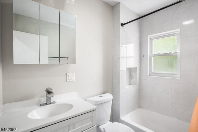 37 Emmet St, Newark City, NJ 07114