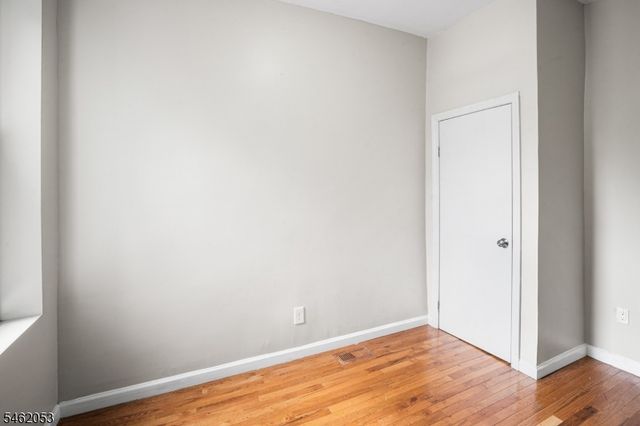 37 Emmet St, Newark City, NJ 07114