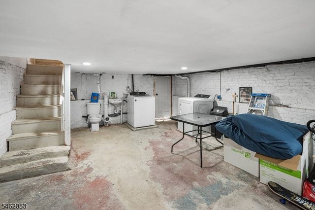 37 Emmet St, Newark City, NJ 07114