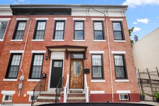 37 Emmet St, Newark City, NJ 07114
