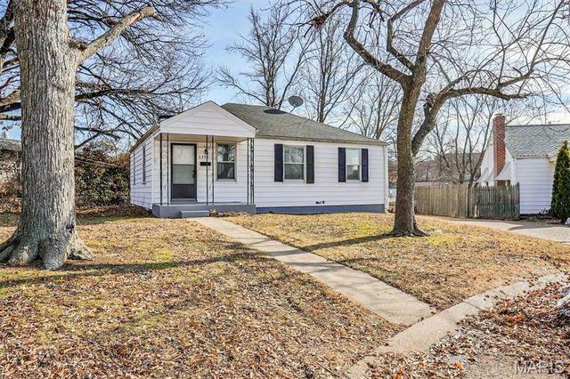 3304 S Gordon Court, Breckenridge Hills, MO 63114