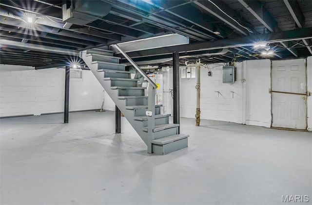 3304 S Gordon Court, Breckenridge Hills, MO 63114