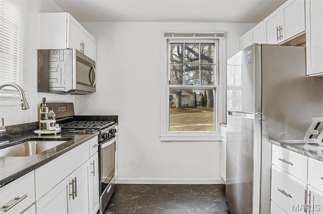 3304 S Gordon Court, Breckenridge Hills, MO 63114