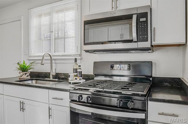 3304 S Gordon Court, Breckenridge Hills, MO 63114